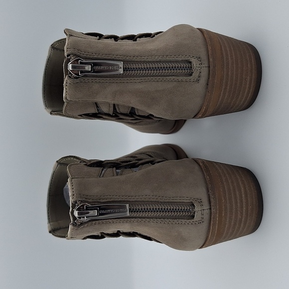 NIB VINCE CAMUTO Prestetta Bootie - Foxy True Suede, Taupe - Picture 7 of 16